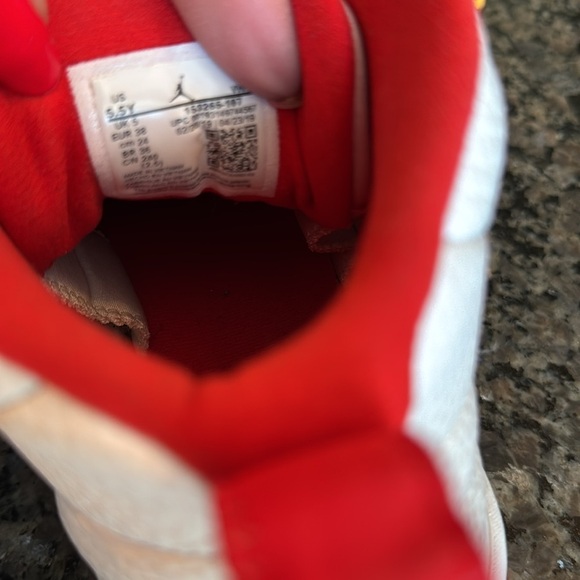 Air Jordan 12 Retro jumpman Two Trey EUC 5.5Y - Picture 12 of 17